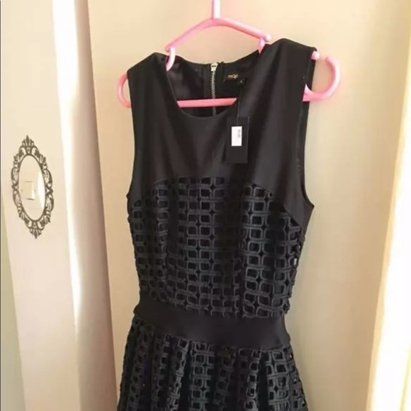 NWT - MAJE RESTANO GUIPURE LACE AND TULLE Dress in Black - Picture 6 of 6